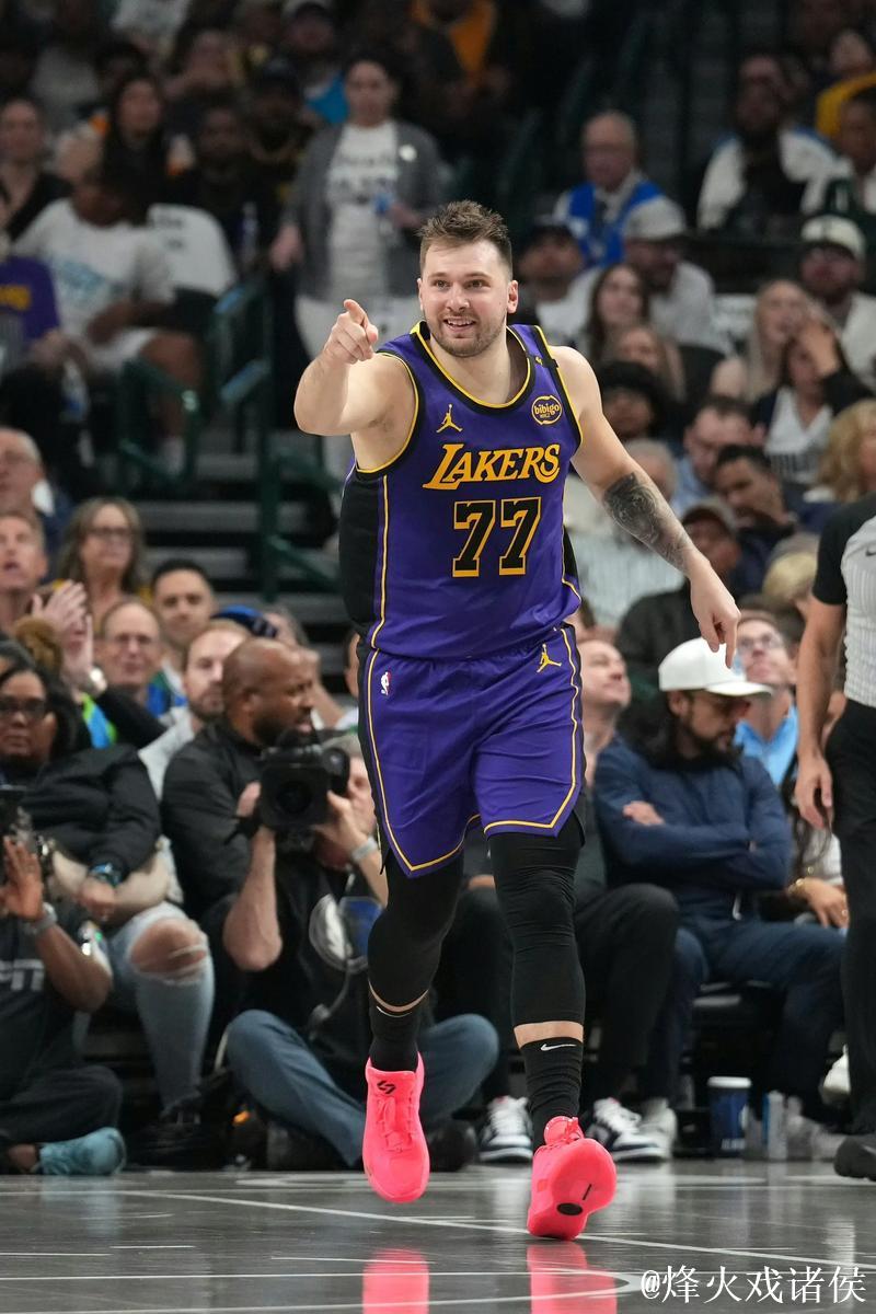 全明星首发：东契奇荣膺票王 詹姆斯21年连续纪录中断